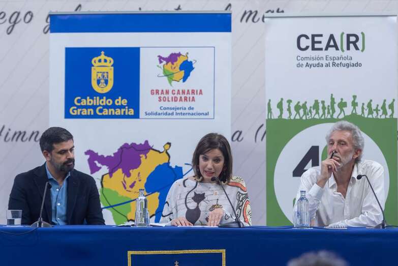 Momento de la presentación del libro en el Patio del Cabildo (Foto TA)