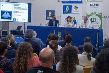 Presentación del libro Fronteras sobre la migración (Foto TA)