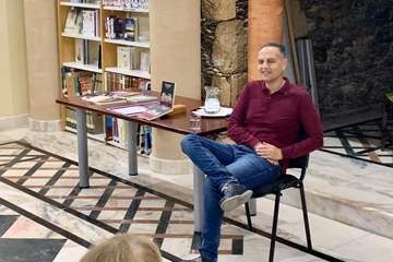 Encuentro literario con Santiago Gil sobre la vida amorosa de Galdós (Foto TA)