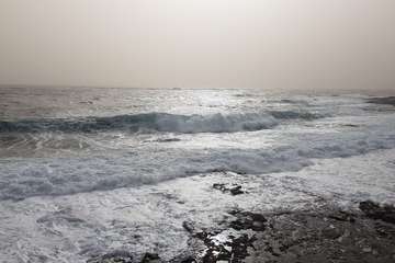 El mar se embravece en la costa de Telde (Foto TA)