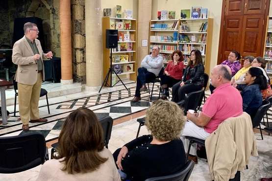 Encuentro literario con el cronista de Telde sobre Galdós (Foto TA)