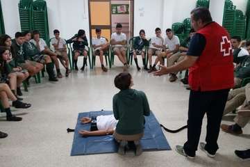 El alumnado de Enrique de Ossó aprende primeros auxilios (Foto TA)