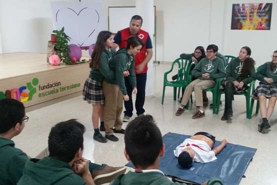 El alumnado de Enrique de Ossó aprende primeros auxilios (Foto TA)