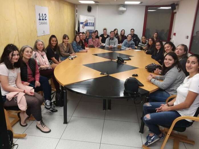 Alumnos Ciclo Superior de Promoción de Igualdad de Género del IES Lila en el 112 en Gran Canaria (Foto TA)