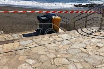 Balizan el acceso a las playas de Telde (Foto TA)