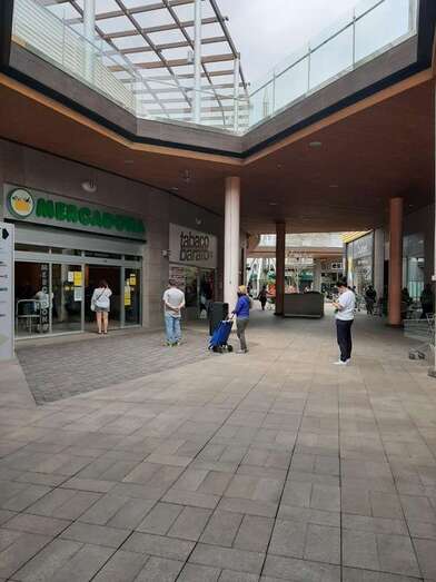 Imagen captada por un lector esta mañana en el supermercado enclavado en Las Terrazas (Foto TA)