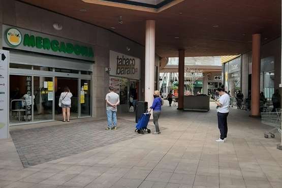 Largas colas en los supermercados Mercadona en Telde (Foto TA)