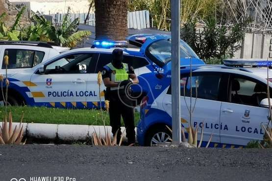  Intensos controles de la Policía Local en la entrada y salida del casco urbano de Telde (Foto TA)