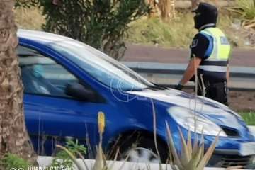  Intensos controles de la Policía Local en la entrada y salida del casco urbano de Telde (Foto TA)
