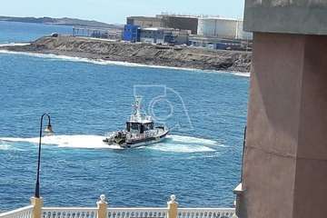 Aliento a Telde desde una patrullera de la Guardia Civil (Foto TA)