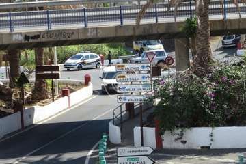 Control de la Policía Nacional en la carretera de La Pardilla (Foto TA)