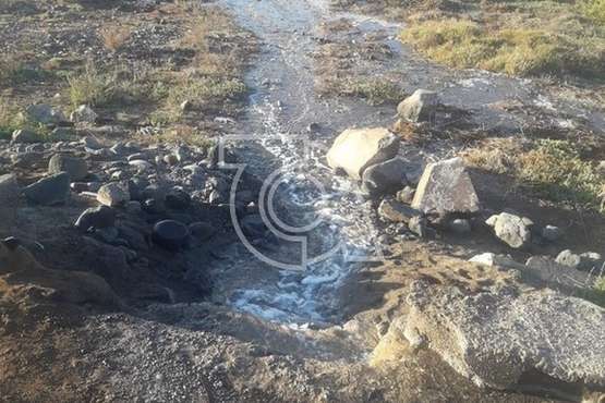 Vertido de aguas fecales en el canal de Ojos de Garza (Foto TA)