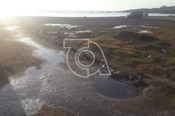 Vertido de aguas fecales en el canal de Ojos de Garza (Foto TA)