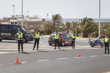 La Policía Canaria y la Policía Local de Telde intensifican los controles por el uso de las mascarillas (Foto Acfi Press/TA)