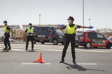 La Policía Canaria y la Policía Local de Telde intensifican los controles por el uso de las mascarillas (Foto Acfi Press/TA)