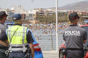 La Policía Canaria y la Policía Local de Telde intensifican los controles por el uso de las mascarillas (Foto Acfi Press/TA)