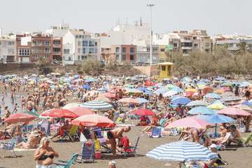 La Policía Canaria y la Policía Local de Telde intensifican los controles por el uso de las mascarillas (Foto Acfi Press/TA)