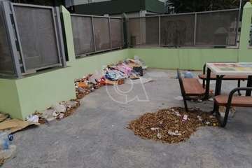 La suciedad se apodera de un parque infantil de Jinámar/TA.