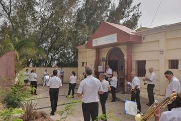 Mini concierto de la Banda Municipal de Música en el Consultorio Médico de Ojos de Garza/TA.