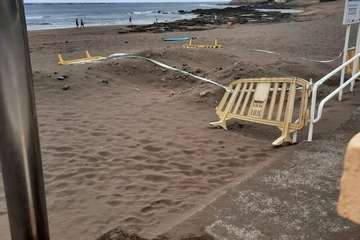 Salinetas espera con abandono la colocación de la nueva pérgola/TA.