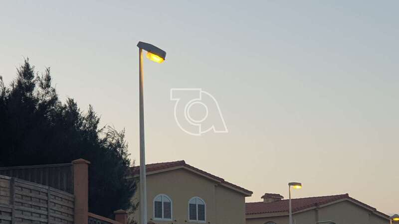 Los vecinos temen la caída de la luminaria/TA.