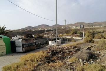 Quema de contenedores en Lomo Bristol/TA.