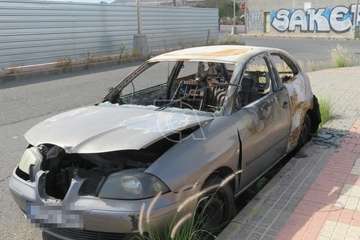 Desvalijado y quemado en una calle de la urbanización Picachos/TA.