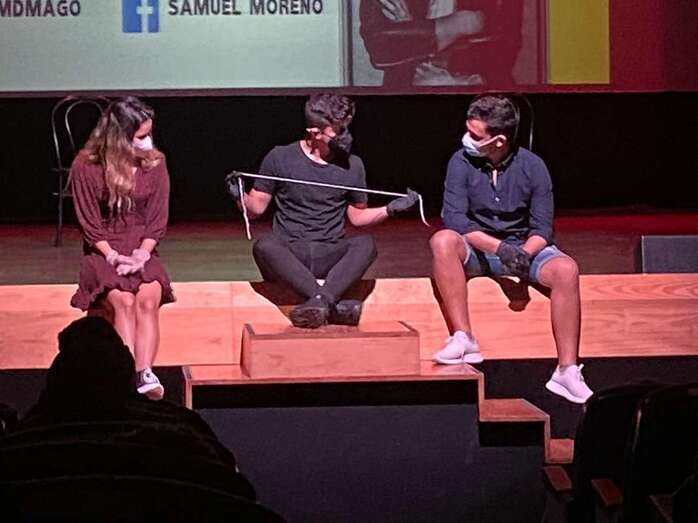 Momento del espectáculo de este mediodía en el Teatro de Telde/TA.