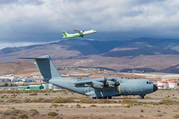 Maniobras militares en el cielo de Telde/Antonio Rico.