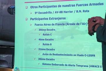Maniobras militares en el cielo de Telde/Antonio Rico.