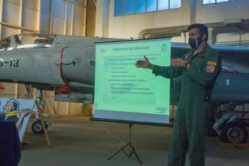 Maniobras militares en el cielo de Telde/Antonio Rico.