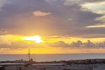 La costa de Telde al alba/Jesús Ruiz Mesa.