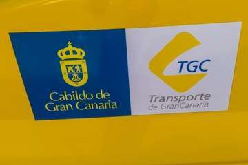 Limpieza a presión de la marquesina de Melenara/Antonio Rico.