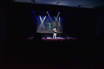 Espectáculo Pólvora del humorista grancanario Kike Pérez en Telde/Antonio Alí y TA.