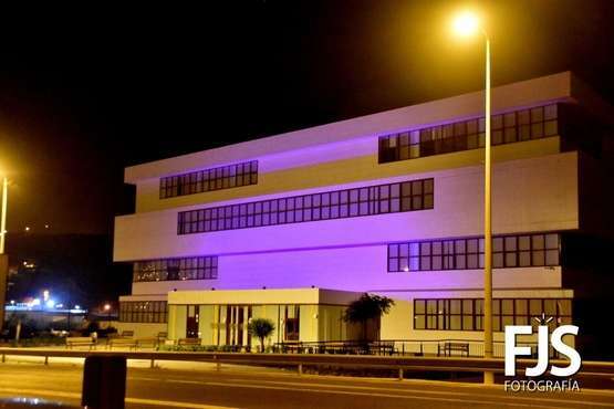 El Cubillo ya luce de violeta contra la violencia de género/F.J.S.