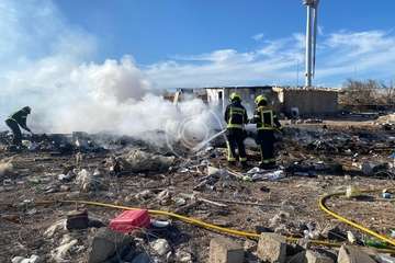 Un incendio calcina basura en un solar de Salinetas/TA.
