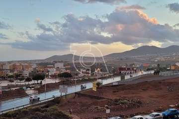  El paso de un frente nuboso deja 7,8 l/m2 en una hora en Telde/TA.
