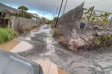  El camino de Piletas, intransitable/TA.