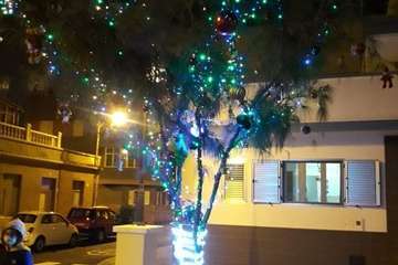 Encendido navideño en la plaza de Los Pinos/TA.