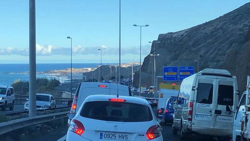 Retenciones en la GC-1 causadas por el accidente/Foto Servicio de Carreteras del Cabildo.