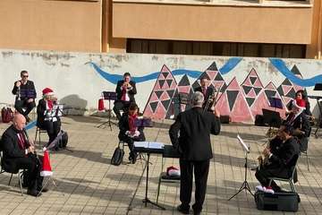 Concierto navideño de la Banda Municipal de Música en el CEIP Montiano Placeres/TA.