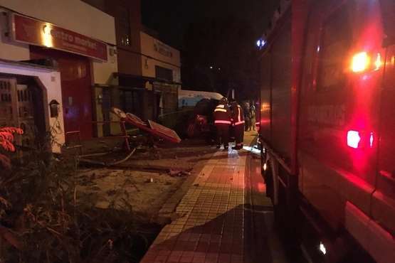  Accidente con vuelco de un vehículo en la carretera general de Marzagán/TA.