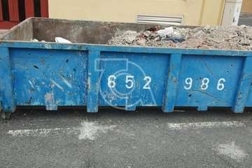 Bañera de escombros en una calle de Taliarte/TA.