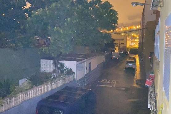 La calle Barcelona, a oscuras en Jinámar/TA.