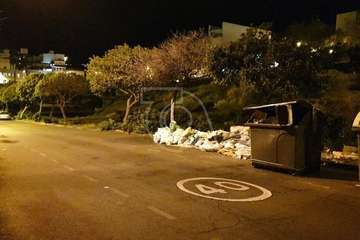 Los escombros toman las calles de La Herradura (Telde)/TA.