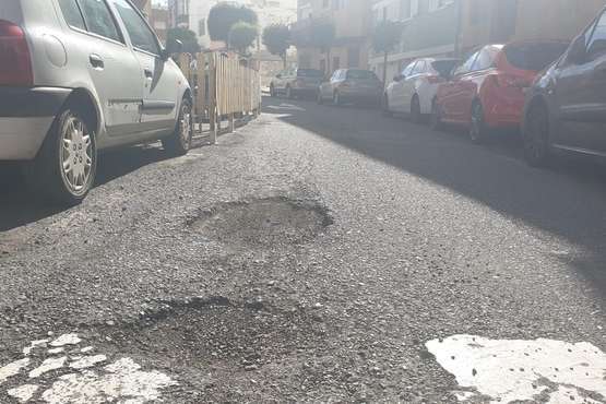 Baches en la calle de La Niña, en Clavellinas (Telde)/TA.