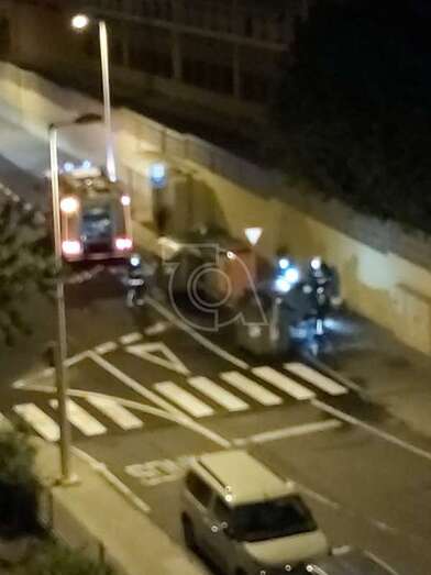 Momento de la actuación de los bomberos/TA.