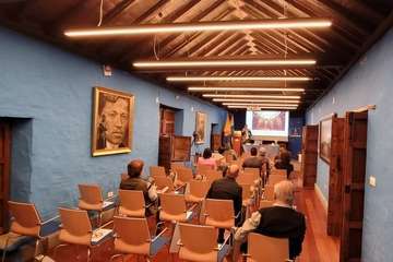 Charla del cronista de Telde sobre la reina María Cristina de Borbón/Jesús Ruiz Mesa.