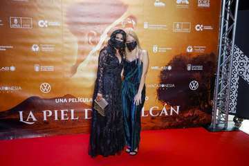 Telde arropa  el preestreno de 'La piel del volcán'/C7 y TA.