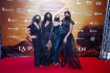 Telde arropa  el preestreno de 'La piel del volcán'/C7 y TA.